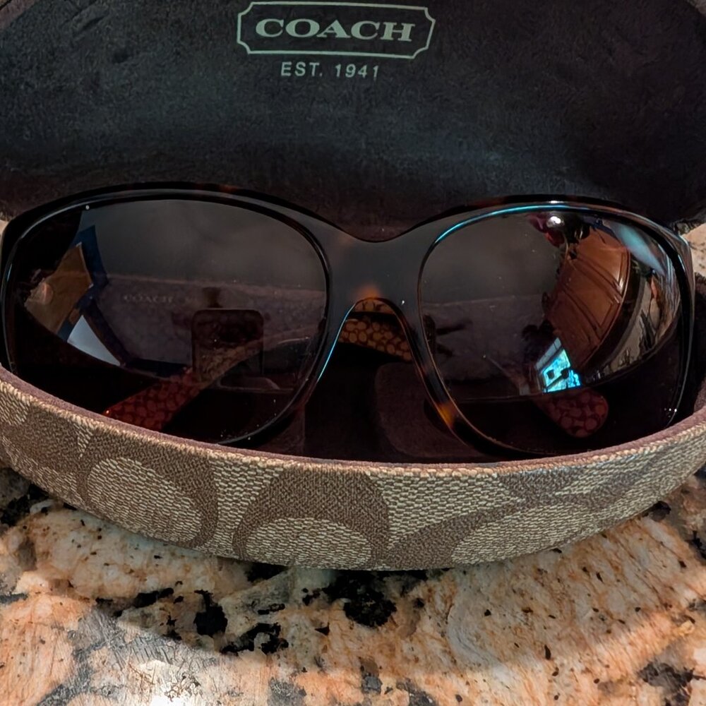 Coach Madeline Sunglasses - Picture 4 of 4